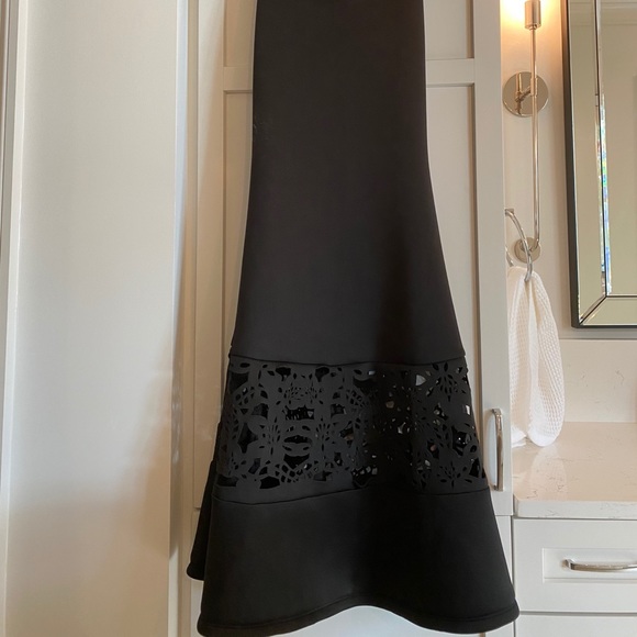 Off shoulder laser cut scuba dress - Picture 3 of 3